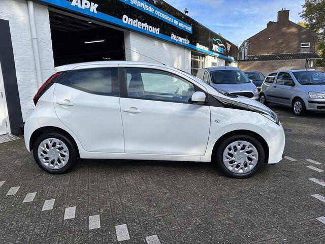 Toyota AYGO 1.0 VVT-i x-play limited /Airco/camera/Nieuwe apk bij aflevering