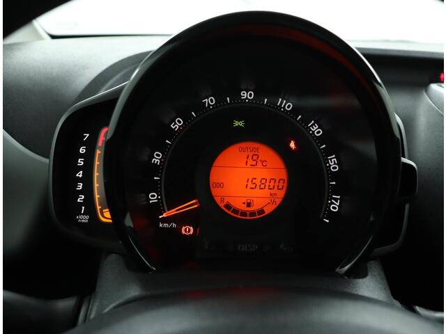 Toyota AYGO 1.0 VVT-i x-play | Apple carplay & Android auto | Airco | Parkeer camera |