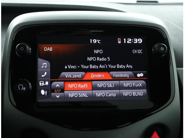 Toyota AYGO 1.0 VVT-i x-play | Apple carplay & Android auto | Airco | Parkeer camera |