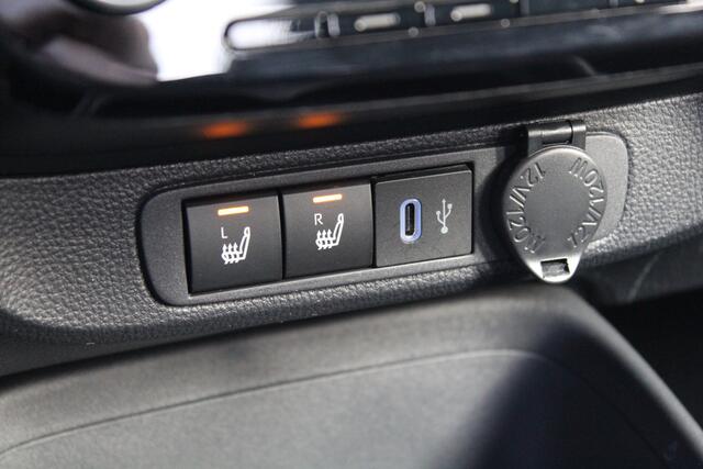 Toyota AYGO X 1.0 VVT-i MT First | Rijklaar | Stoel-/stuurverw. | Clima | LED | Privacyglass | Apple/Android | Camera | Adap.cruise