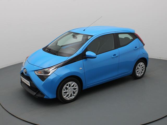 Toyota AYGO 70pk VVT-i x-play Semi Automaat Airco | Camera | Carplay