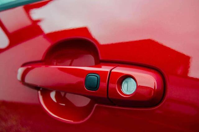 Toyota AYGO X 1.0 VVT-i MT LIMITED BI-TONE NAVI LEDER PDC-V+A LED 18 INCH ADAPTIVE CRUISE CONTROL