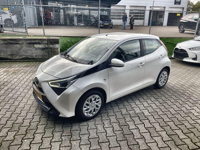 Toyota AYGO 1.0 VVT-i x-play