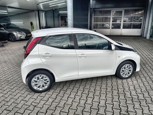 Toyota AYGO 1.0 VVT-i x-play