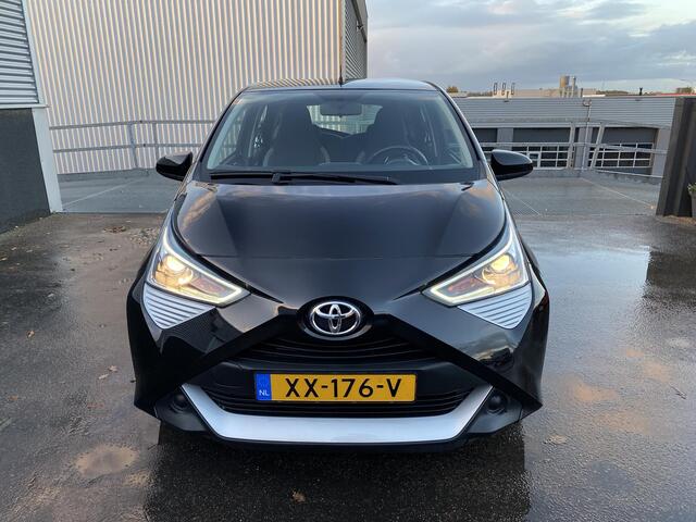 Toyota AYGO 1.0 VVT-i x-play Automaat, Apple Carplay en/of Android auto Navigatie, Achteruitrijcamera, Airco, NL-auto