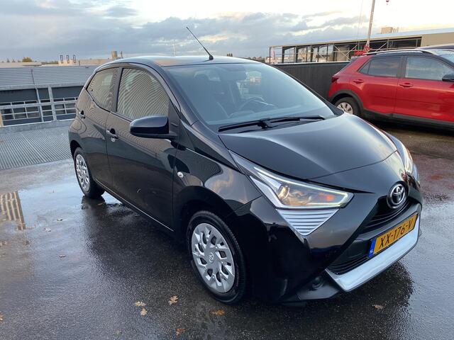 Toyota AYGO 1.0 VVT-i x-play Automaat, Apple Carplay en/of Android auto Navigatie, Achteruitrijcamera, Airco, NL-auto