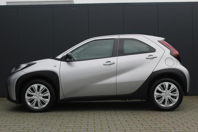 Toyota AYGO X 1.0 VVT-i MT Play | Incl. 12 maanden garantie | Cruise control | Navigatie | Bluetooth | Airco | Elektrische ramen | Lane assist | Apple carplay/Android auto | Achteruitrijcamera