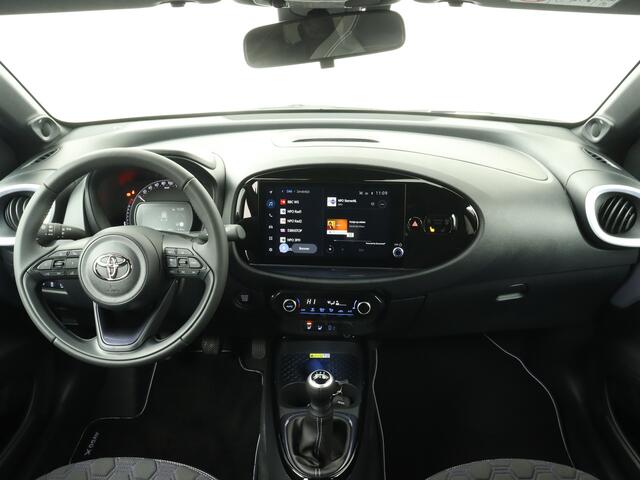 Toyota AYGO X 1.0 VVT-i MT JBL | Demo | Stoelverwarming | Camera | Cruise Control Adaptief | LM velgen |