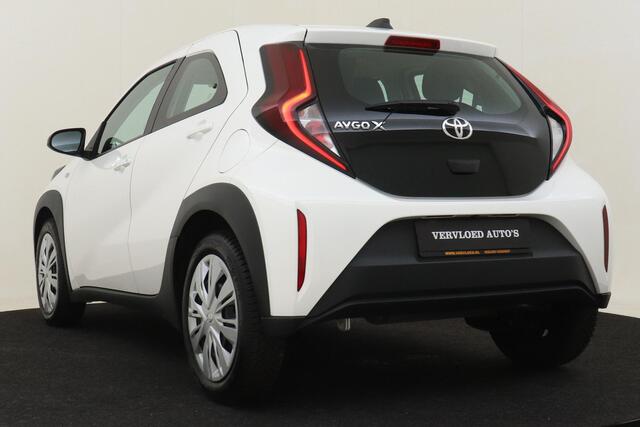 Toyota AYGO X 1.0 VVT-i MT PLAY -CARPLAY|CAMERA|ADAP.CRUISE|DAB|5-DRS