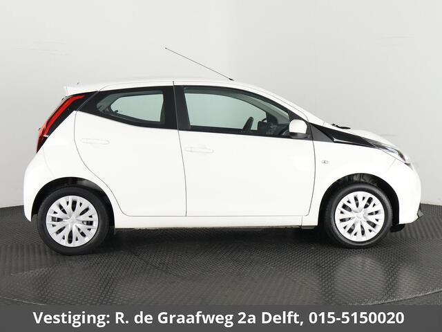 Toyota AYGO 1.0 VVT-i X-Play | Airco | Camera | Bluetooth |