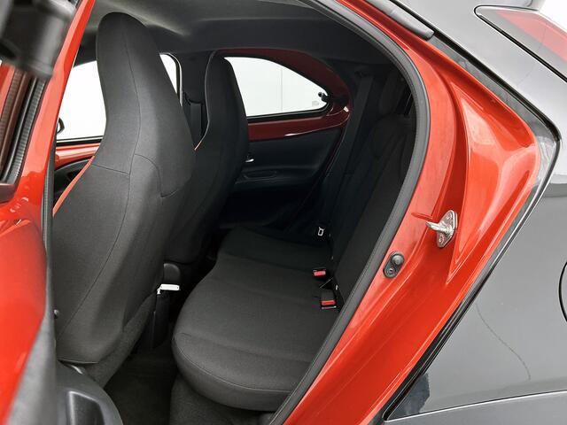 Toyota AYGO X 1.0 VVT-i MT Pulse | Voorstoelen verwarmd | All seasonbanden |