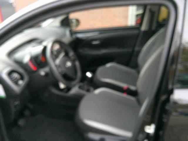 Toyota AYGO 1.0 VVT-i x-play