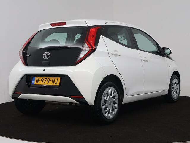 Toyota AYGO 1.0 VVT-i x-play