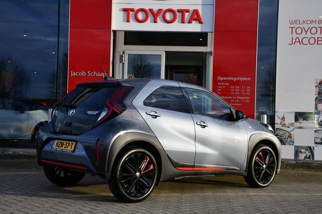 Toyota AYGO X 1.0 VVT-i S-CVT Undercover Jun Takahashi Limited Automaat 72pk | Zéér Uniek | Cloud Navigatie | LED-koplampen |