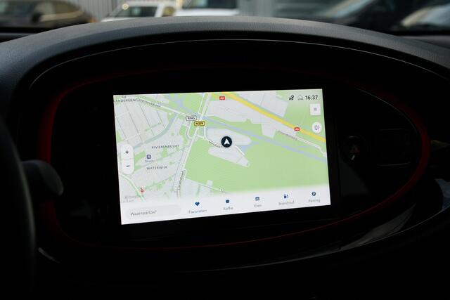 Toyota AYGO X 1.0 VVT-i S-CVT Undercover Jun Takahashi Limited Automaat 72pk | Zéér Uniek | Cloud Navigatie | LED-koplampen |