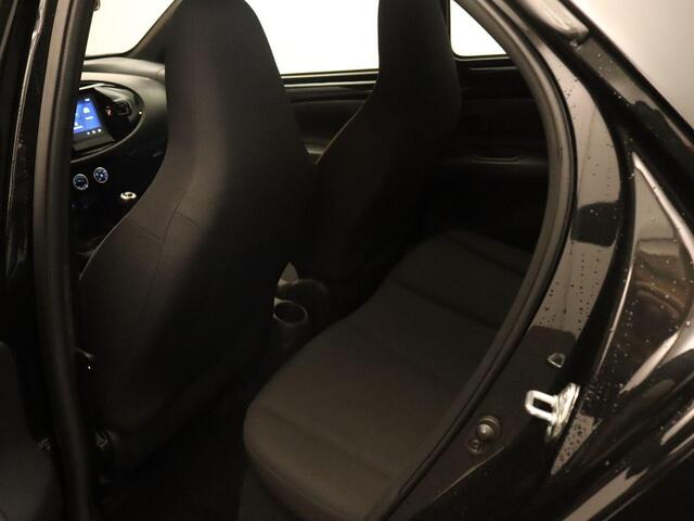 Toyota AYGO X 1.0 VVT-i MT Play - ORIGINEEL NEDERLANDSE AUTO - APPLE CARPLAY/ ANDROID AUTO - ADAPTIVE CRUISE CONTROL - ACHTERUITRIJ CAMERA - AFKOMSTIG VAN DE EERSTE EIGENAAR - DAB RADIO
