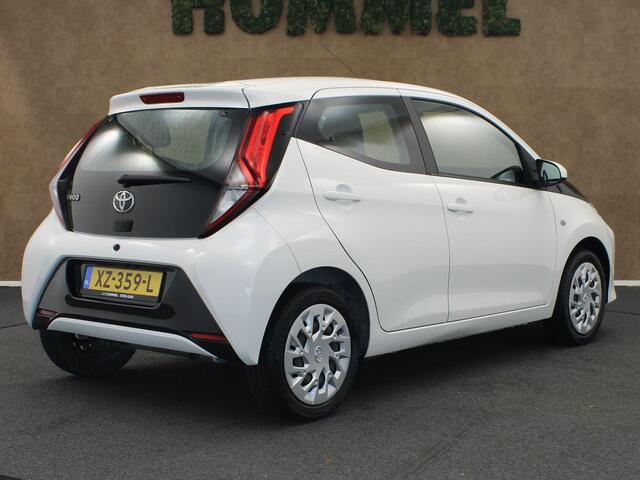 Toyota AYGO 1.0 VVT-i x-play - ORIGINEEL NEDERLANDSE AUTO - HOMMEL ONDERHOUDEN! - APPLE CARPLAY/ANDROID AUTO - ACHTERUITRIJCAMERA - ALL SEASON BANDEN - AIRCO - BLUETOOTH