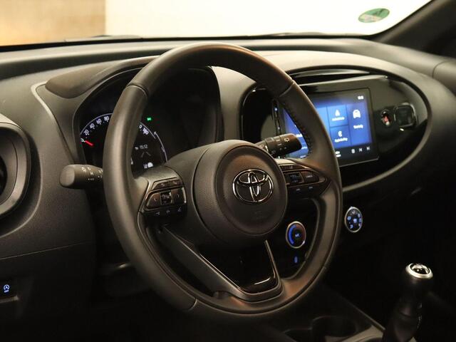 Toyota AYGO X 1.0 VVT-i MT Play - ORIGINEEL NEDERLANDSE AUTO - AFKOMSTIG VAN 1E EIGENAAR - CAMERA - AIRCO - BLUETOOTH - APPLE CARPLAY/ ANDROID AUTO - ADAPTIEVE CRUISE CONTROL - DAB AUDIO -