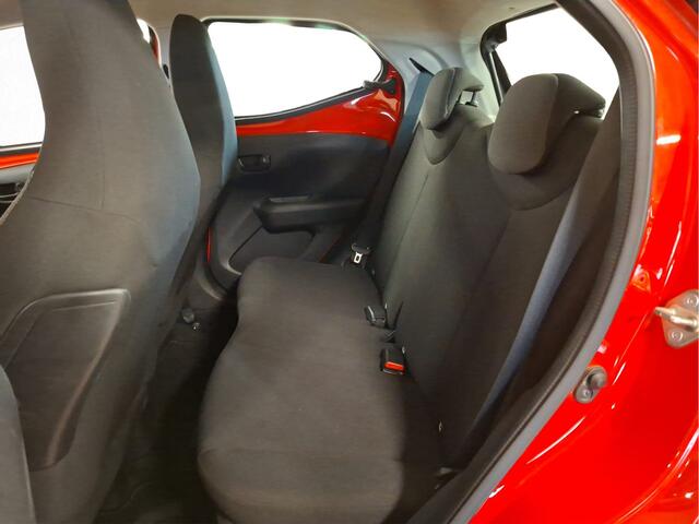 Toyota AYGO 1.0 VVT-i x-fun | Bluetooth | Airco | Mats foto's