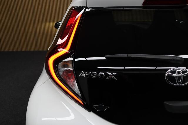Toyota AYGO X 1.0 VVT-i MT Automaat Pulse | Direct Leverbaar! | Adaptive-cruise | Camera | Clima | Maps Navigatie | Apple Carplay & Android Auto | Full led | Stoelverwarming