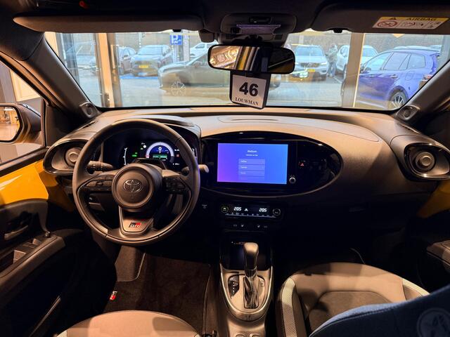 Toyota AYGO X Hybrid 115 GR Sport | DEMO & DIRECT LEVERBAAR | JBL | Keyless | Stoelverwarming | Navigatie |