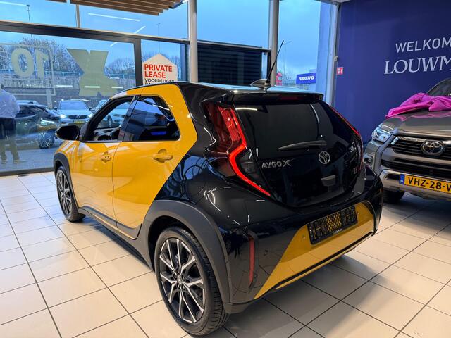 Toyota AYGO X Hybrid 115 GR Sport | DEMO & DIRECT LEVERBAAR | JBL | Keyless | Stoelverwarming | Navigatie |