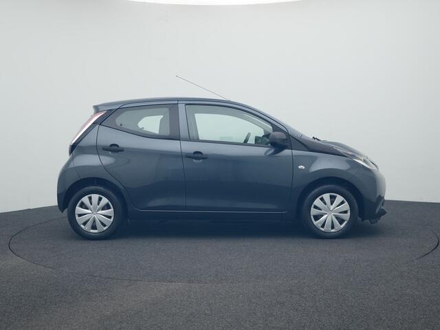 Toyota AYGO 1.0 VVT-i x-now