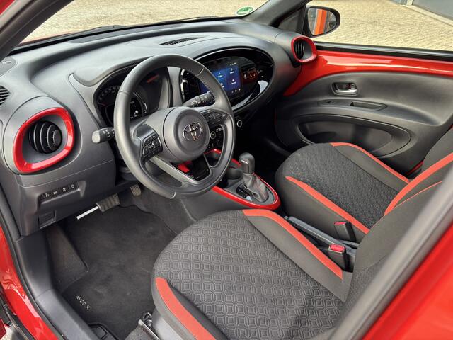 Toyota AYGO X 1.0 VVT-i S-CVT first / AUTOMAAT / Navi / Applecarplay/AndroidAuto / Stoelverwarming /