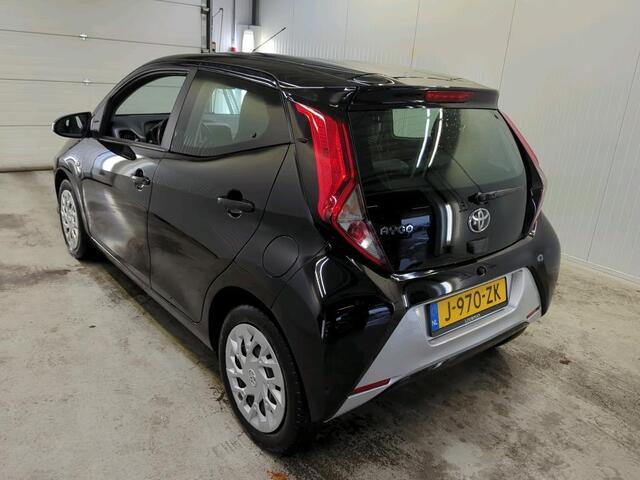 Toyota AYGO 1.0 VVT-i X-Play 5-DRS Airco DAB+ Carplay Navi X-Play Pack Achteruitrij Camera
