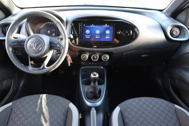 Toyota AYGO X 1.0 VVT-i MT Pulse Limited, Stoelverwarming, Lm velgen, Apple Carplay / Android Auto, Parkeercamera, Privacy Glass!
