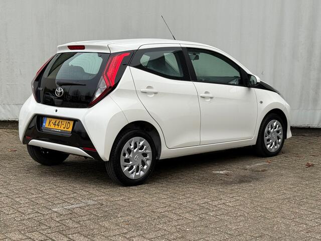 Toyota AYGO 1.0 VVT-i x-play Navi/ Camera / Carplay