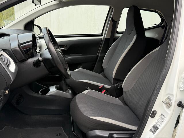 Toyota AYGO 1.0 VVT-i x-play Navi/ Camera / Carplay