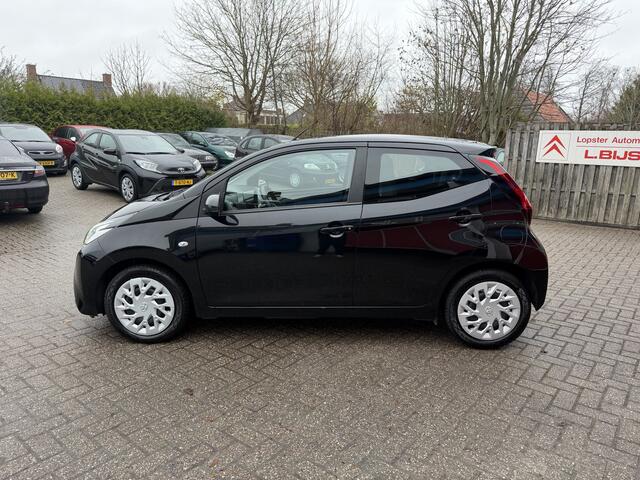 Toyota AYGO 1.0 VVT- 73 PK | X-play | Airco | 5-drs Multimedia systeem | Achteruitrijcamera |