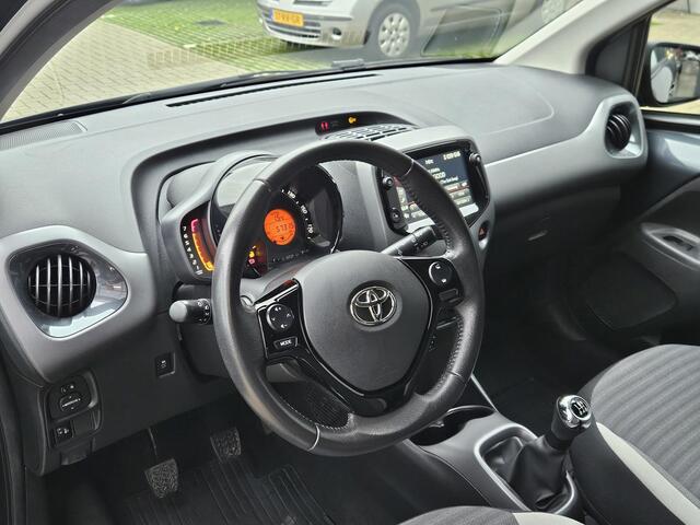 Toyota AYGO 1.0 VVT-i x-play Carplay Android Camera LM15