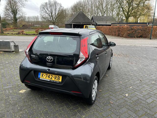 Toyota AYGO 1.0 VVT-i x-fun