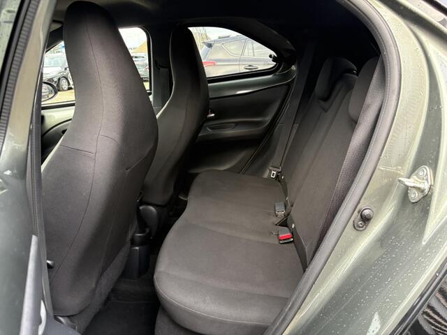 Toyota AYGO X 1.0 VVT-i S-CVT Envy **NAVIGATIE/ TREKHAAK/ STOELVERWARMING/ PARKEERSENSOREN**