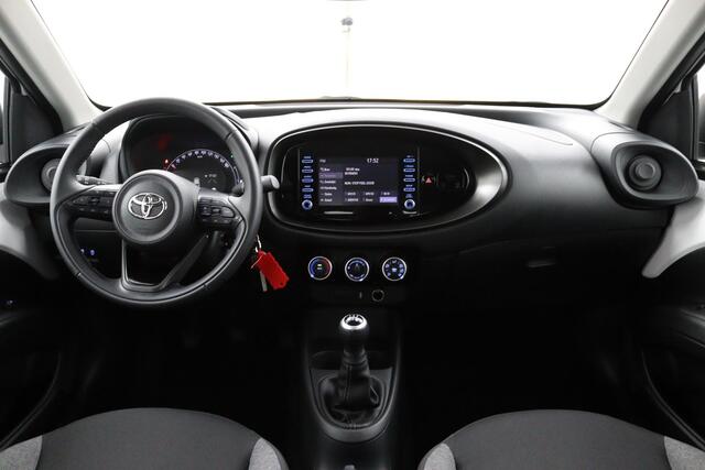 Toyota AYGO X 1.0 VVT-i MT Play | Eerste Eigenaar | Adaptieve Cruise Control | Achteruitrijcamera | Apple Carplay | Android Auto |