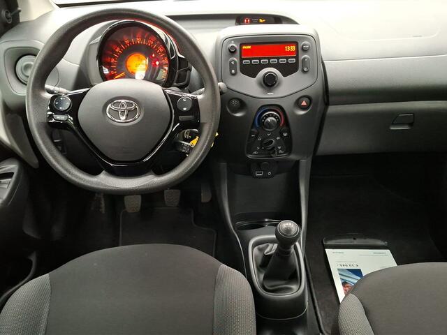 Toyota AYGO 1.0 VVT-i x-fun Airco | 5 deurs | mats foto's maken