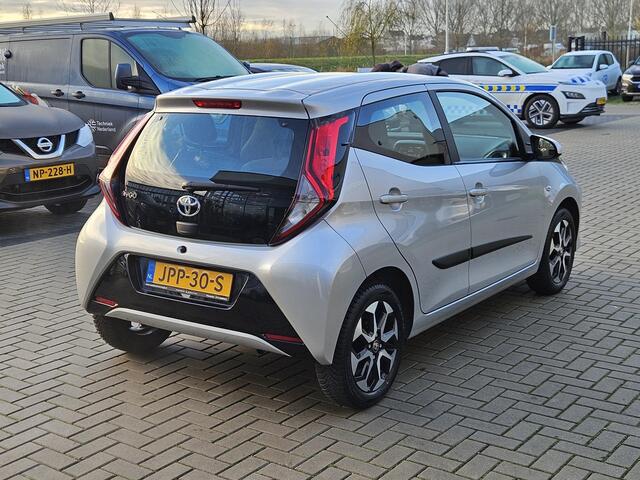 Toyota AYGO 1.0 VVT-i x-cite Carplay Camera Cruise LM15
