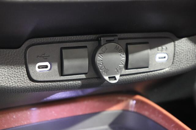 Toyota AYGO X Hybrid 115 pulse, Maart 2026, Sensoren, Apple Carplay/Android Auto, Camera, Cruise & Climate control!