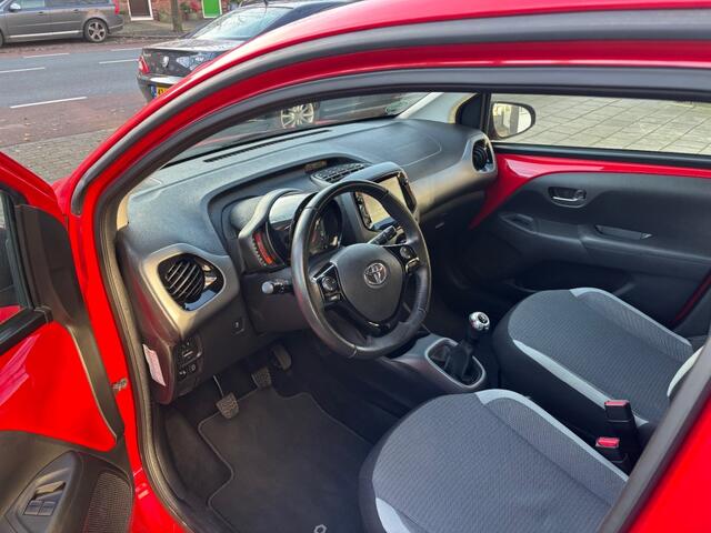 Toyota AYGO 1.0 VVT-I X-PLAY CAB