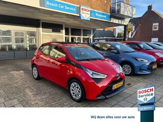 toyota-aygo-1.0-vvt-i-x-play-cab