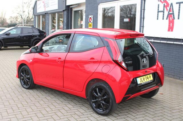 Toyota AYGO 1.0 VVT-I X-PLAY Climate Camera Bluetooth Apple Car LM 15