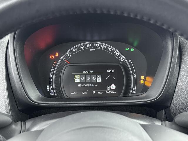 Toyota AYGO X 1.0 VVT-i S-CVT Automaat First Plus | Climate Control | Keyless Entry | Stoelverwarming |