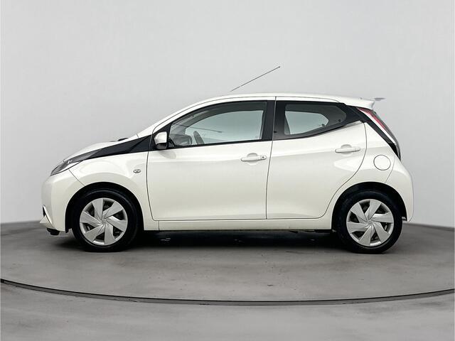 Toyota AYGO 1.0 VVT-i x-play Automaat | Climate Control | Parkeercamera | Dealeronderhouden |