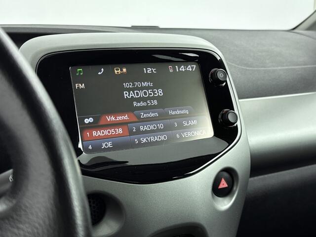 Toyota AYGO 1.0 VVT-i x-play Automaat | Climate Control | Parkeercamera | Dealeronderhouden |