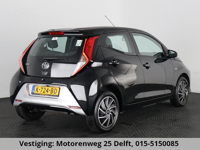 Toyota AYGO 1.0 VVT-i X-PLAY CARPLAY NAVI GARANTIE 2031 1e EIG BIJNA 2021. 100% ONDERHOUDEN .CAMERA.BLACK EDITION