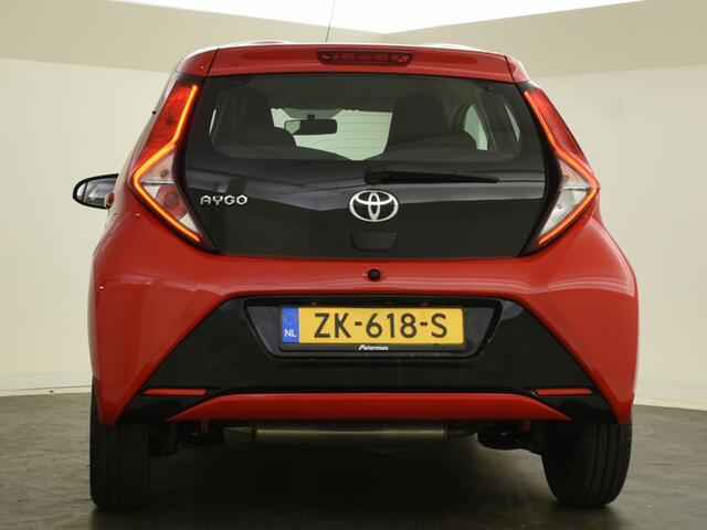 Toyota AYGO 1.0 VVT-i x-play | Carplay | Camera