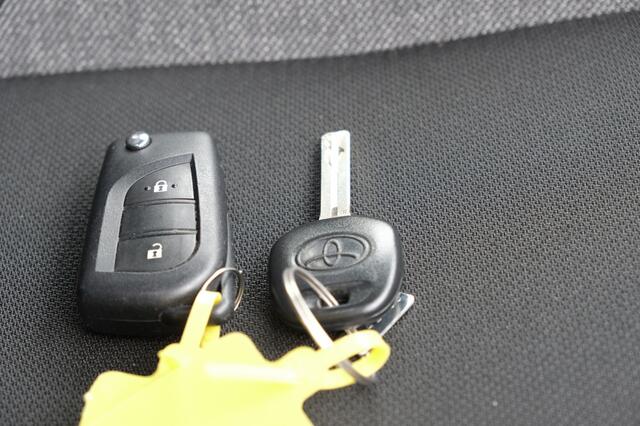 Toyota AYGO X 1.0 VVT-i 72PK MT PLAY | Apple Carplay & Android Auto | 17" stal