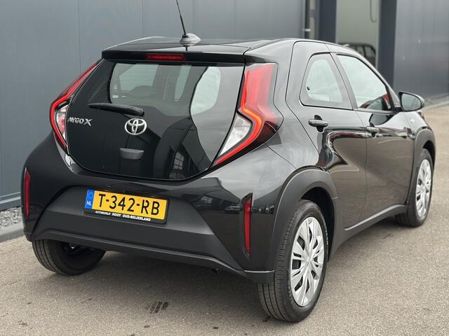 Toyota AYGO X 1.0 VVT-i MT Play Achteruitrijcamera, mooie auto!